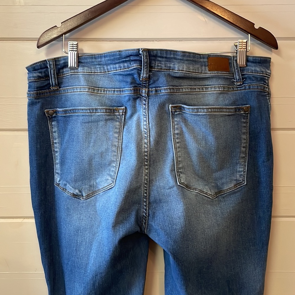 Judy Blue Distressed Skinny Fit Jeans Fused Patches Raw Hem Size 2X. - Picture 10 of 16